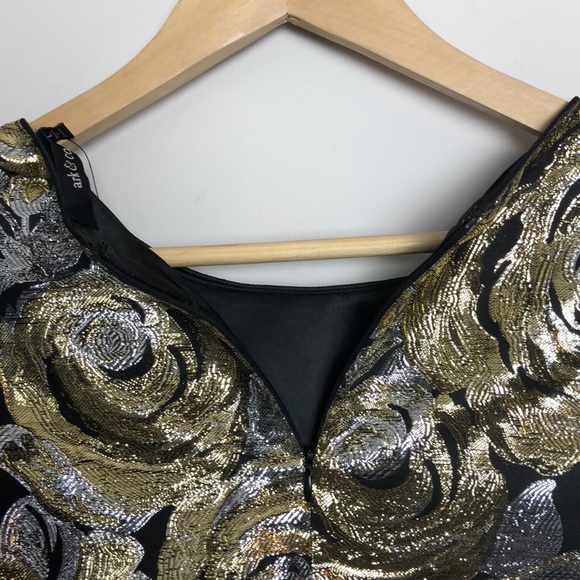 Ark & Co Silver & Gold Metallic Top Large NWT - Picture 6 of 8